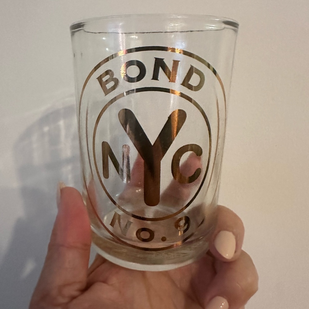 Bond No.9 NYC candle vessel